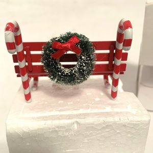 DEPT 56 CHRISTMAS SNOW VILLAGE ACCESSORY HERITAGE VILLAGE CANDY CANE BENCH